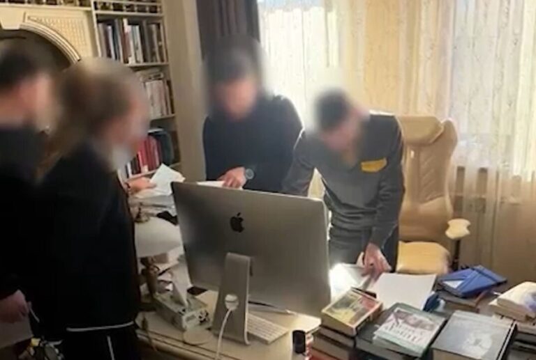 Депутати Київоблради та їхні близькі отримали підозри через імовірне шахрайство в програмі соціальної підтримки ➜ ZMINA 19 Депутати Київоблради та їхні близькі отримали підозри через імовірне шахрайство в програмі соціальної підтримки ➜ ZMINA 18