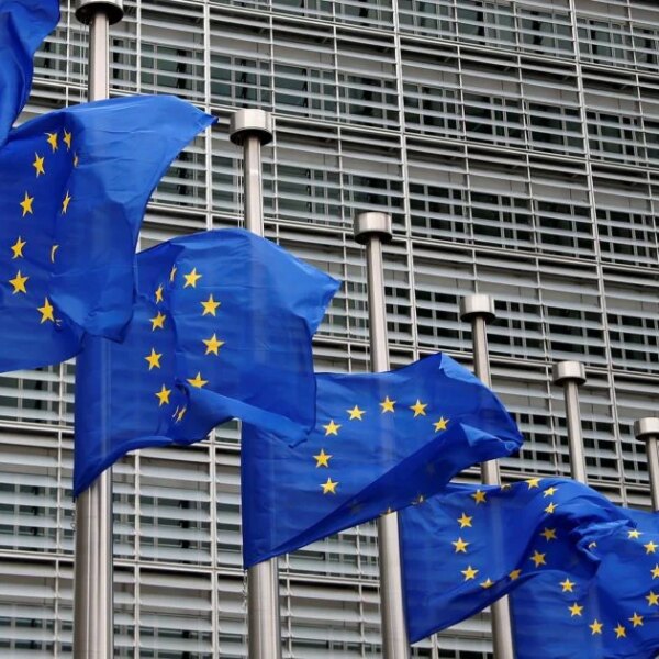 ПОРТАЛ новин 88 Європейський Союз: одна країна виступає проти допомоги Україні у закупівлі озброєння, але чому