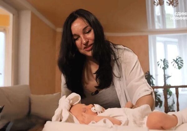 Дружина загиблого героя народила доньку через три роки по його смерті ➜ ZMINA