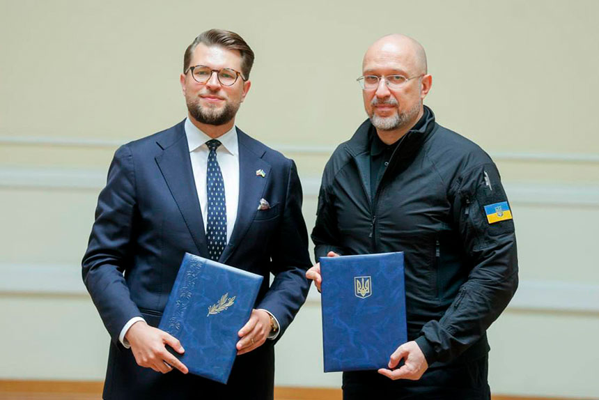 Литовський міністр провів ніч в укритті у Києві разом із колегами ➜ ZMINA 2