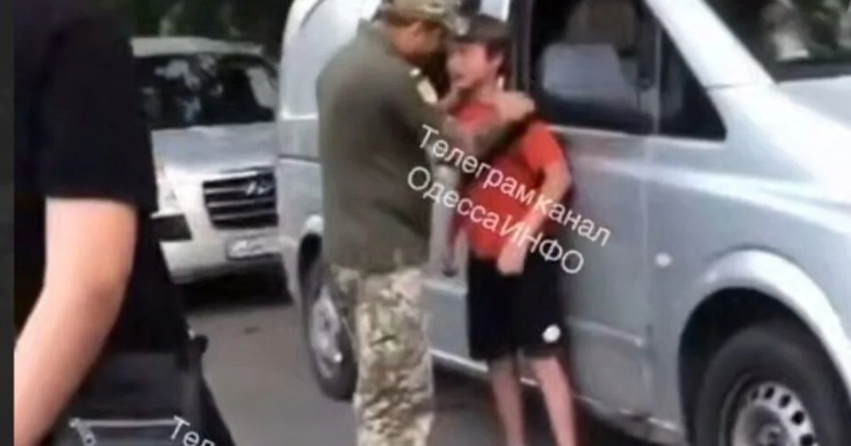 Скандал із побиттям підлітка в Одесі: у ТЦК з'ясовують причетність військовослужбовців Скандал із побиттям підлітка в Одесі: у ТЦК з'ясовують причетність військовослужбовців