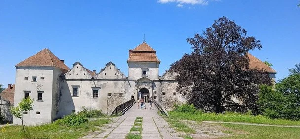 Фото: Культурно-мистецький центр Замок СВІРЖ / Facebook
