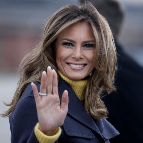 Завдяки допомозі Меланії Трамп, в Україну повернули ще одну дитину, яка була відірвана від родини через військові дії. ➜ ZMINA