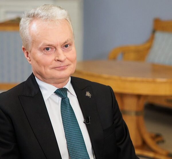 Глава Литви звернувся українською на святкуванні, присвяченому Державному прапору ➜ ZMINA