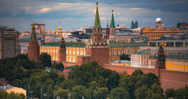 Росія завдає ударів по економіці України: The Economist розкрив небезпечний план Кремля 8 Росія завдає ударів по економіці України: The Economist розкрив небезпечний план Кремля 2