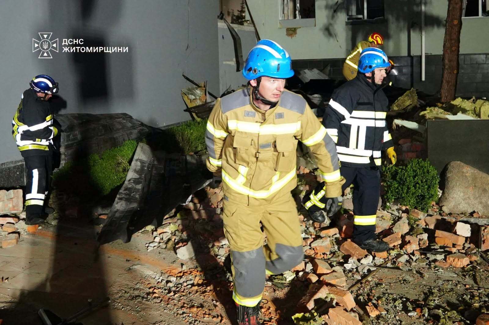 Обстріл російськими військами будівлі поліції на Житомирщині: кількість жертв зросла до трьох ➜ ZMINA 2 Обстріл російськими військами будівлі поліції на Житомирщині: кількість жертв зросла до трьох ➜ ZMINA 2