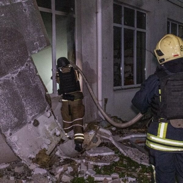 У великому місті обласного значення безпілотник противника потрапив у будівлю