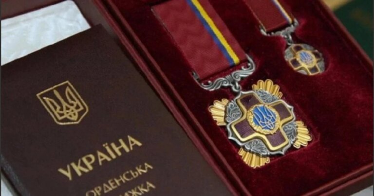 Шість енергетиків ДТЕК отримали відзнаки за свій внесок у стабільність української енергосистеми. 9