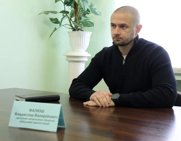 Заступника голови Хмельницької ОВА випустили під заставу, що сягає майже 5 мільйонів гривень.