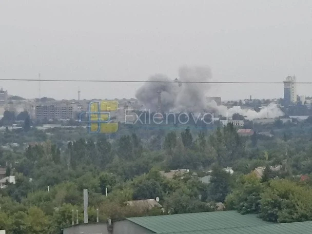 У захопленому Донецьку прогриміли сильні вибухи: що відомо про удари (фото, відео) 6 Ракетний удар по Донецьку 26 серпня / © Exilenova+