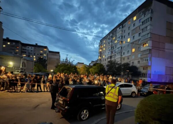 У Тернополі на автомобіль ТЦК напала група осіб: військовослужбовця госпіталізовано