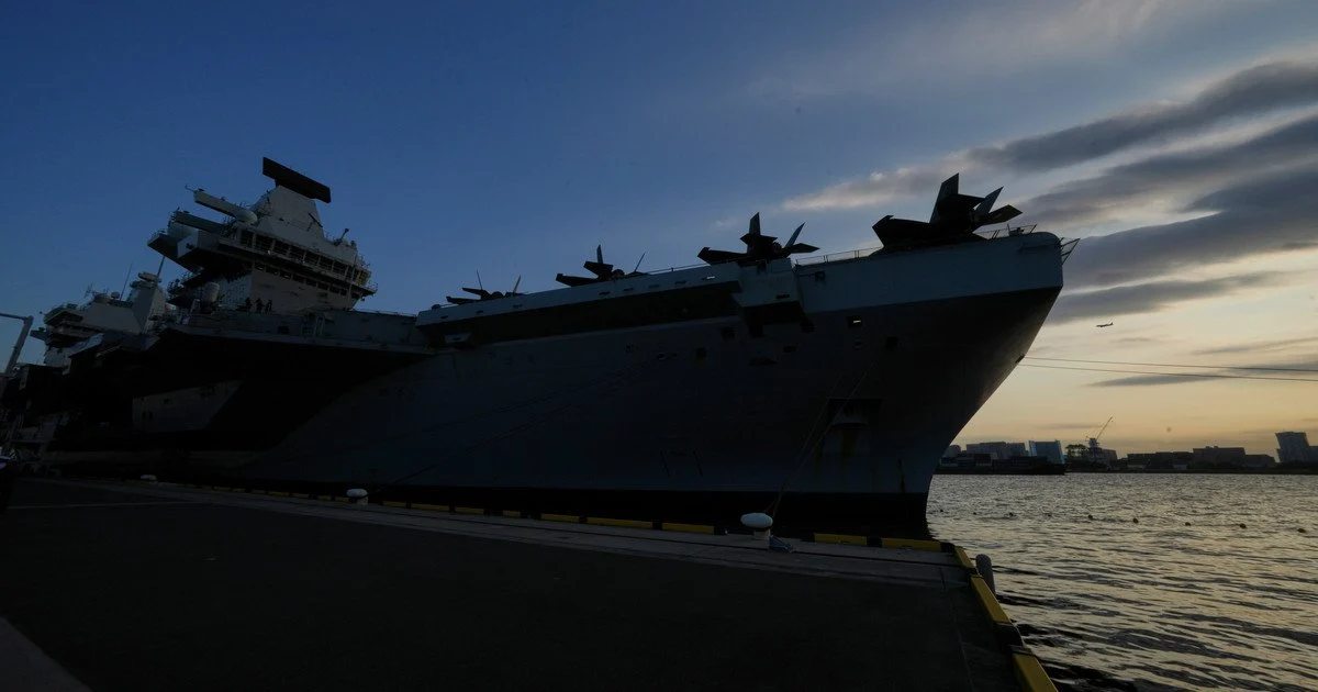 Корабель британських ВМС Корабель британських ВМС