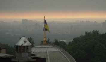 За роки роботи Ради тривалість засідань і кількість голосувань поступово зменшуються – дослідження