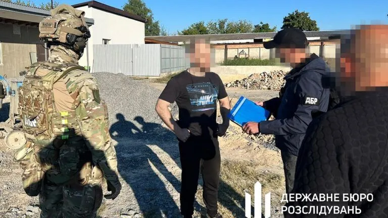 ДБР розпочало слідчу акцію "Справедливість для військовослужбовців": планується 72 виїмки документів у військових підрозділах. 2 Фото до статті