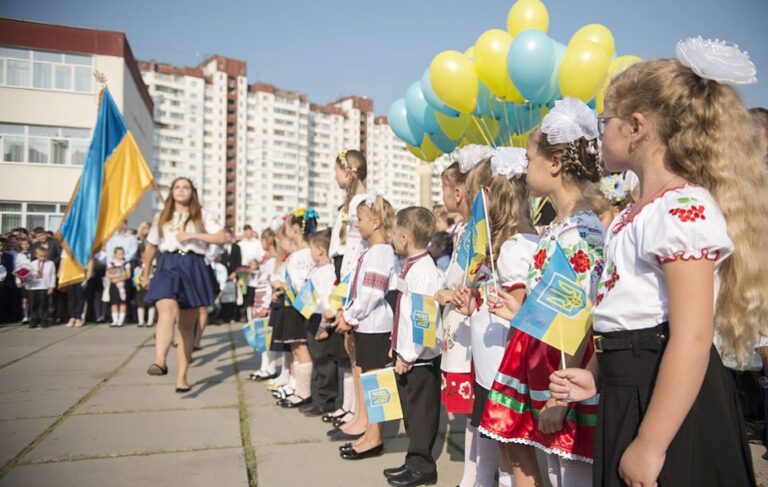 Освітній омбудсмен порадив навчальним закладам не проводити святкові лінійки 1 вересня ➜ ZMINA 6 Освітній омбудсмен порадив навчальним закладам не проводити святкові лінійки 1 вересня ➜ ZMINA 6