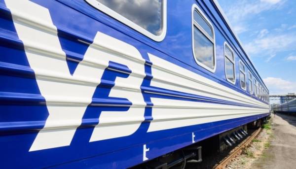 У липні Укрзалізниця транспортувала 2,8 мільйона осіб 9 У липні Укрзалізниця транспортувала 2,8 мільйона осіб 9