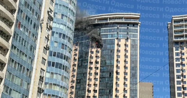 Удень безпілотник Росії врізався в житловий будинок у великому місті обласного значення — усі подробиці (відео) 5