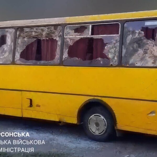 Зранку росіяни вдарили дронами по Херсону: 16 поранених ➜ ZMINA