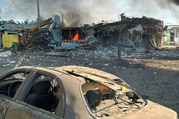 Розстріляні тіла, всі в крові: що коїться на місці смертельного удару РФ по Печенігах (жахливі фото) 13 / © Управління ДСНС у Харківській області