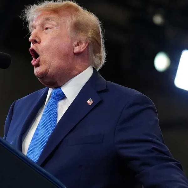 Трамп здивував твердженням, що Ормузька протока перейде під контроль Америки.