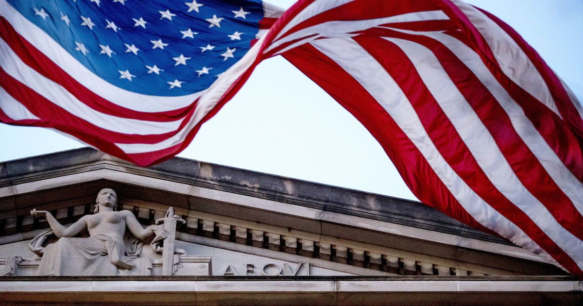 США США