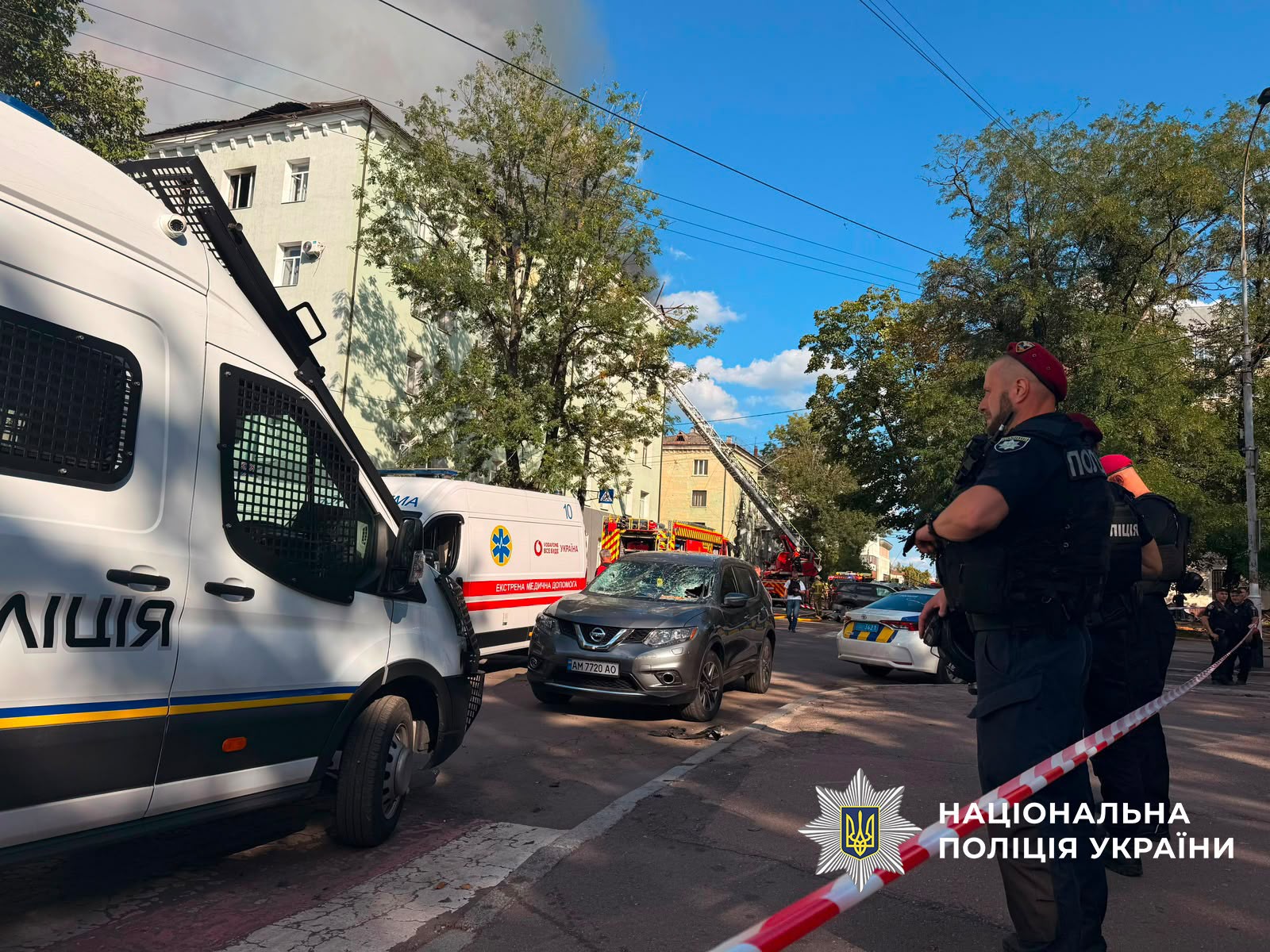 Росія завдала удару по головному управлінню поліції в Житомирі: є жертви та поранені ➜ ZMINA 2 Росія завдала удару по головному управлінню поліції в Житомирі: є жертви та поранені ➜ ZMINA 2