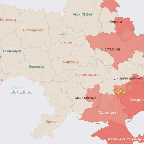 Ворог здійснює удар безпілотниками по Україні: куди летять
