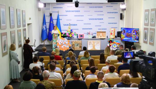 У столиці представили мистецьку ініціативу «Коло незламних», що сприяє інклюзивності