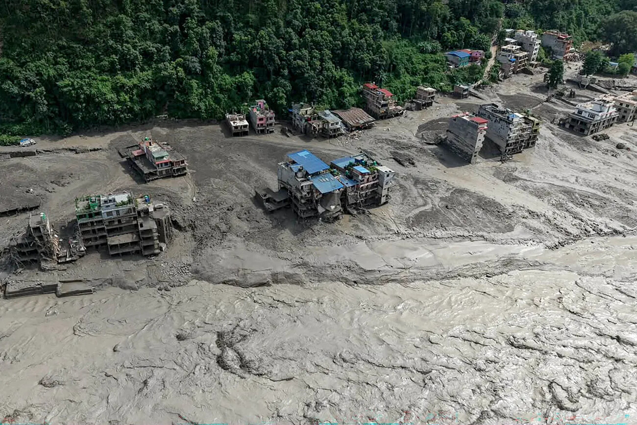 Українські дипломати вирушили до Непалу, де після повені безвісти зникли понад п’ятдесят громадян України ➜ ZMINA 2
