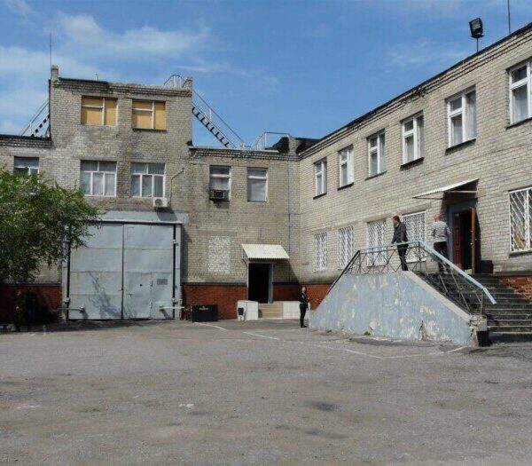 Шістьох українців, незаконно засуджених, перевезли з окупованої Макіївки до Росії ➜ ZMINA