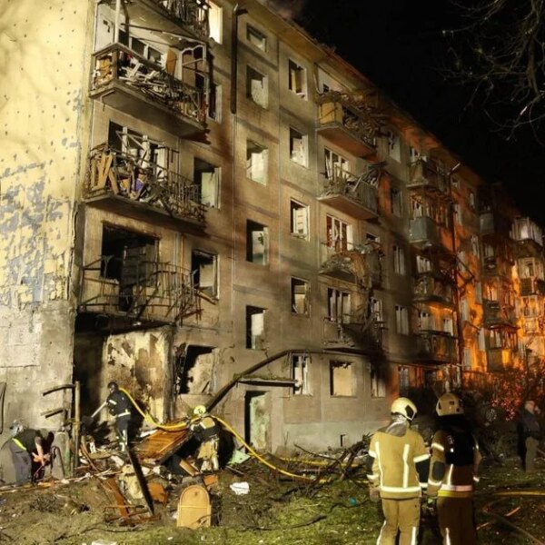 Пекельний напад Росії на Київ та загоряння в соборі Василія Блаженного в Москві: головні новини ночі 1 серпня 2026 року