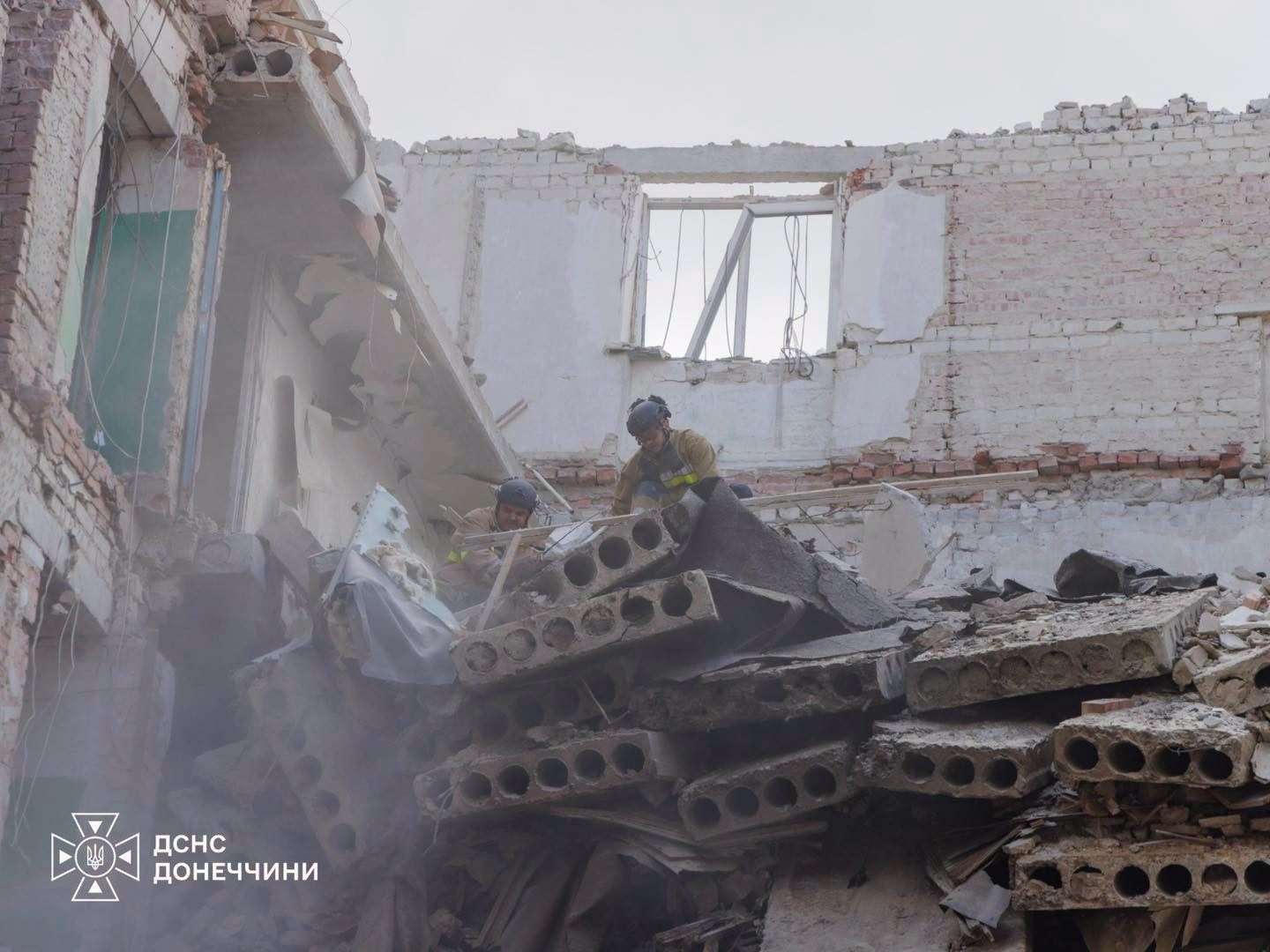 У Краматорську витягли тіло людини з-під уламків ➜ ZMINA 6