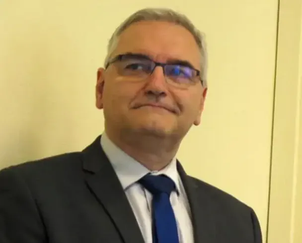 Він не відривав від мене погляду": жінки розповіли про чиновника, який їх обманював під час співбесіди (фото) 4 Крістіана Негре звинувачують у тому, що він підмішував їм у напої речовини, які їх принижували / © ВВС
