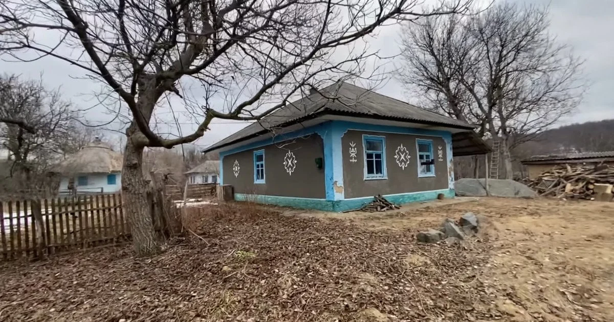 Анастасії Сокол придбала стару хату в Одеській області