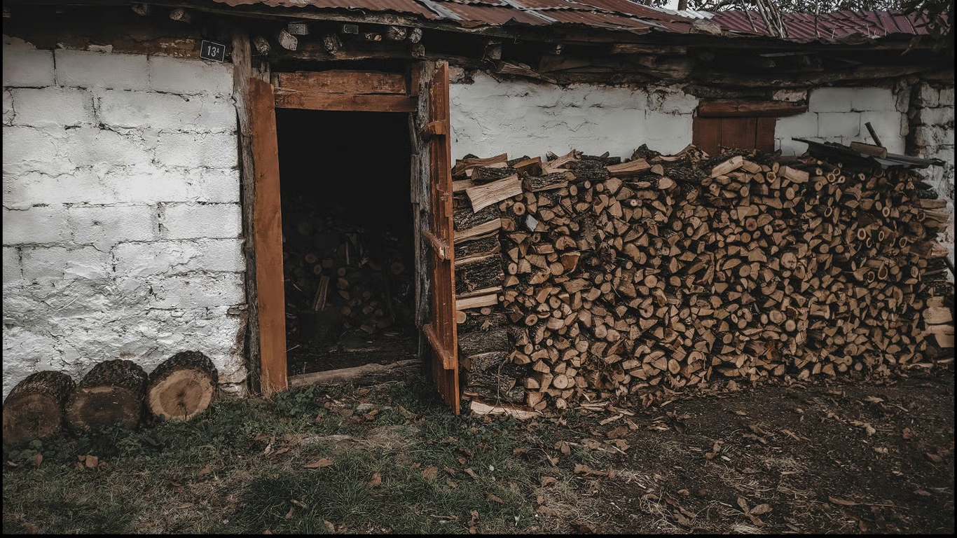 За словами Шмигаля, уряд виділив понад 35 мільярдів гривень для областей на підготовчі роботи до зими. ➜ ZMINA 2