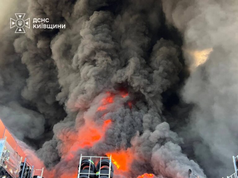 Масштабна пожежа на підприємстві у Милій на Київщині: зафіксовані людські жертви внаслідок нічної атаки ➜ ZMINA 19 Масштабна пожежа на підприємстві у Милій на Київщині: зафіксовані людські жертви внаслідок нічної атаки ➜ ZMINA 15