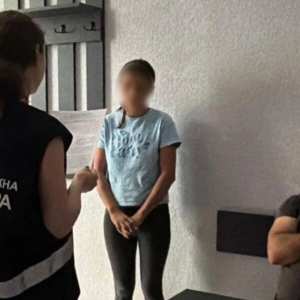 У Закарпатті жінку, яка виховує багато дітей, звинувачують у розбещенні своєї 13-річної доньки: жахливі подробиці інциденту (знімки)