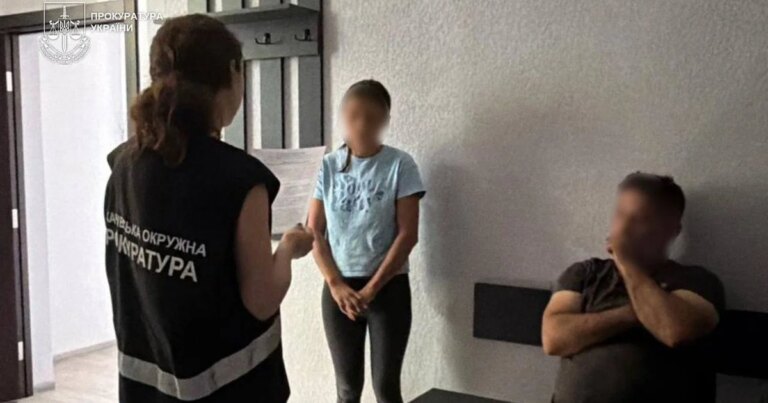 У Закарпатті жінку, яка виховує багато дітей, звинувачують у розбещенні своєї 13-річної доньки: жахливі подробиці інциденту (знімки) 12 У Закарпатті жінку, яка виховує багато дітей, звинувачують у розбещенні своєї 13-річної доньки: жахливі подробиці інциденту (знімки) 10