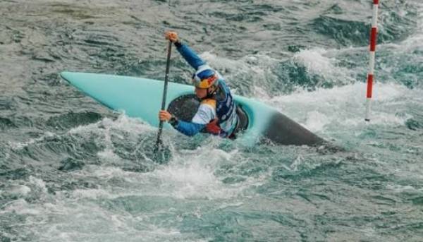 Архип Крачко здобув срібну медаль на юніорському Чемпіонаті Європи 2026 року зі слалому на воді.