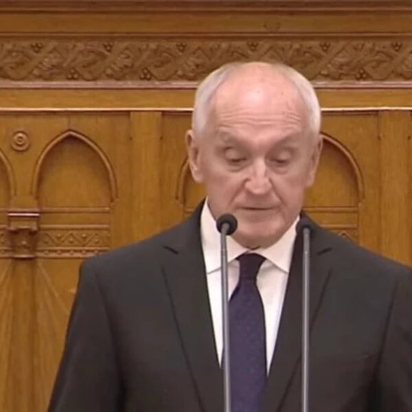Угорщина обрала президента, раніше відстороненого Орбаном: що відомо