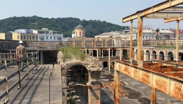 Кличко звертається до Корецького за сприянням у передачі Гостиного двору у власність столиці.