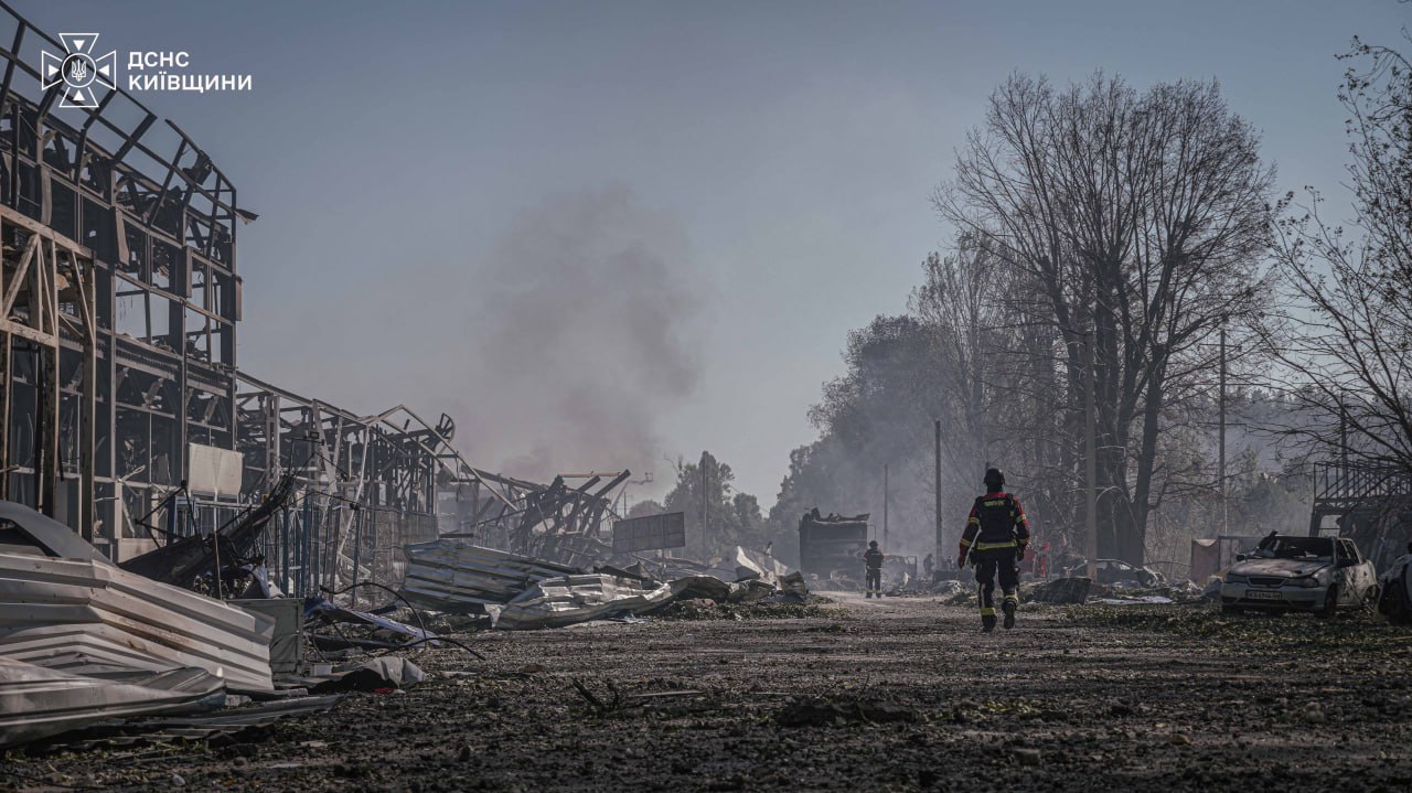 Загинули 38 осіб, 20 зазнали поранень унаслідок російської атаки на село Мила на Київщині ➜ ZMINA 3