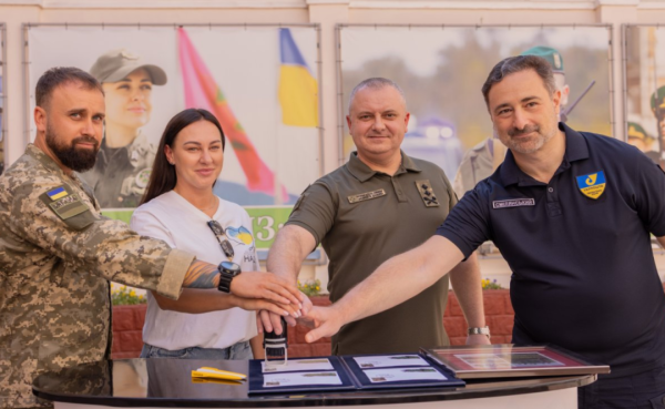 В Києві презентували марку, присвячену бійцям підрозділу «СТРІКС» 7