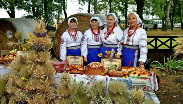 На Вінниччині провели фестиваль ритуального хліба та дідухів «Вічний оберіг нації» 7 На Вінниччині провели фестиваль ритуального хліба та дідухів «Вічний оберіг нації» 7