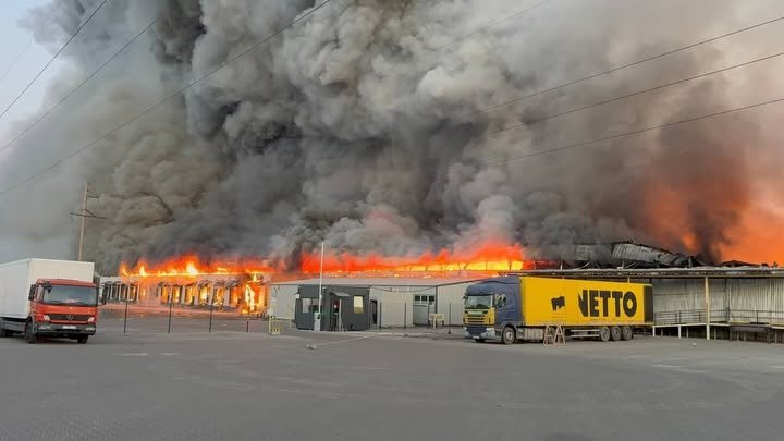 Російський удар знищив на Київщині склад з понад 60 тисячами книжок українських видавництв ➜ ZMINA 4 Російський удар знищив на Київщині склад з понад 60 тисячами книжок українських видавництв ➜ ZMINA 4