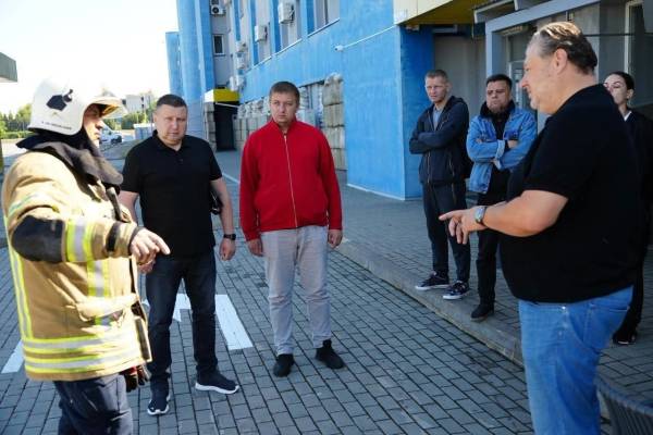 Німецький завод у Житомирі зупинив роботу через російську атаку, що зачепило 3500 працівників. 12