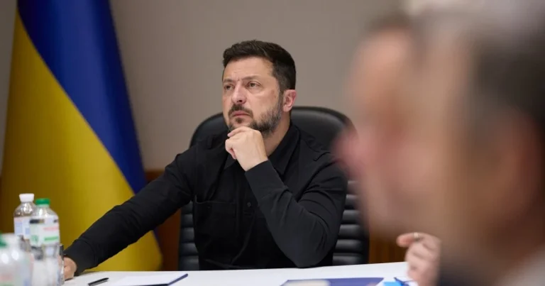 Володимир Зеленський наказав провести інспекцію доріг і транспортної системи по всій країні: які зміни очікуються 6 Володимир Зеленський наказав провести інспекцію доріг і транспортної системи по всій країні: які зміни очікуються 6