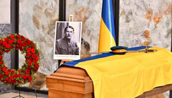 У Роттердамі провели розкопки решток полковника Євгена Коновальця. 17 У Роттердамі провели розкопки решток полковника Євгена Коновальця. 17