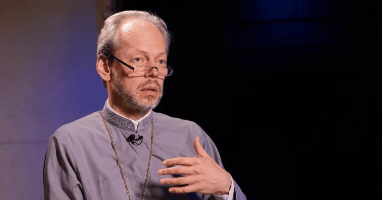 Чи може Бог образитись на людей: священик здивував відповіддю про "почуття віруючих" 9 Чи може Бог образитись на людей: священик здивував відповіддю про "почуття віруючих" 7