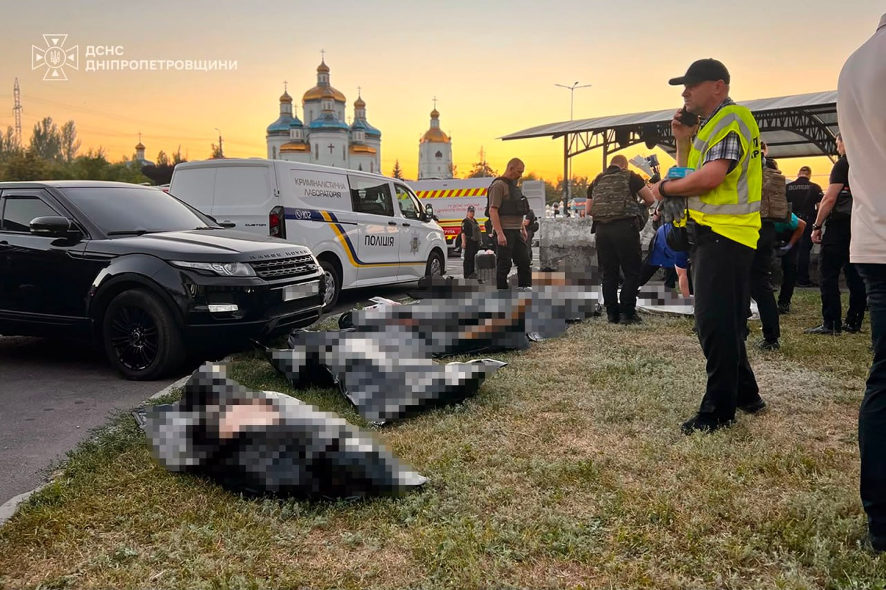 Влучання в торговельний центр у Кривому Розі: 16 загиблих, понад 130 постраждалих, серед них — діти ➜ ZMINA 4